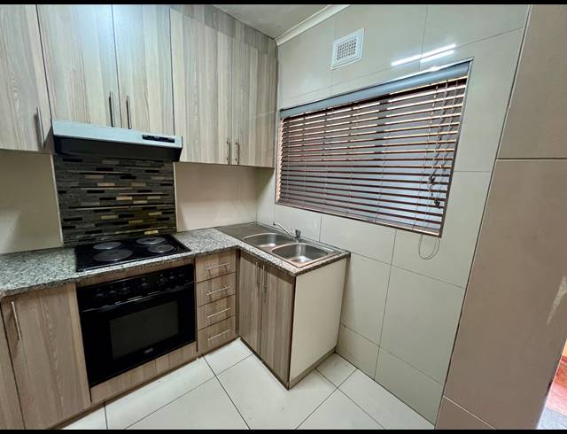 2 BEDROOM APARTMENT FOR SALE IN WATERVAL PARK